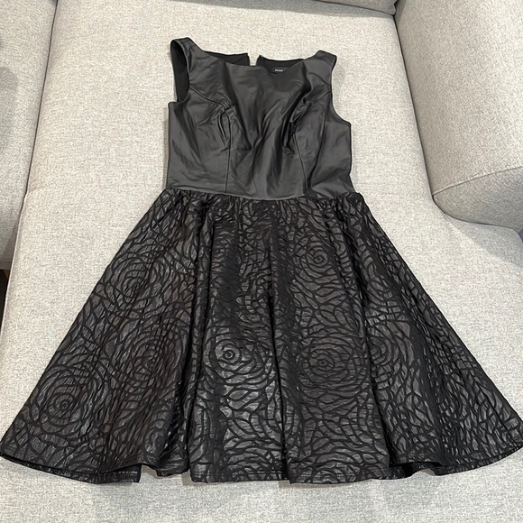 Marciano Dress - Size XS - Picture 1 of 4